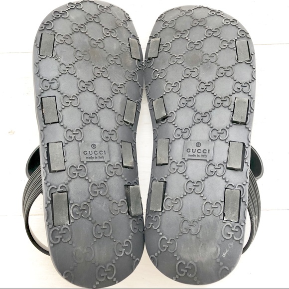 Men’s Gucci Rubber Sandals - Picture 6 of 7
